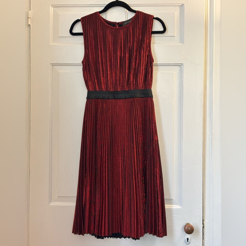 NWOT Gracia Red Metallic Pleated Sleeveless Midi Dress, size S